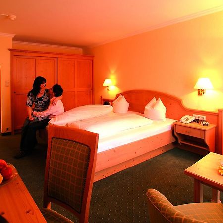 Hotel Goldenes Kreuz タンハイム エクステリア 写真