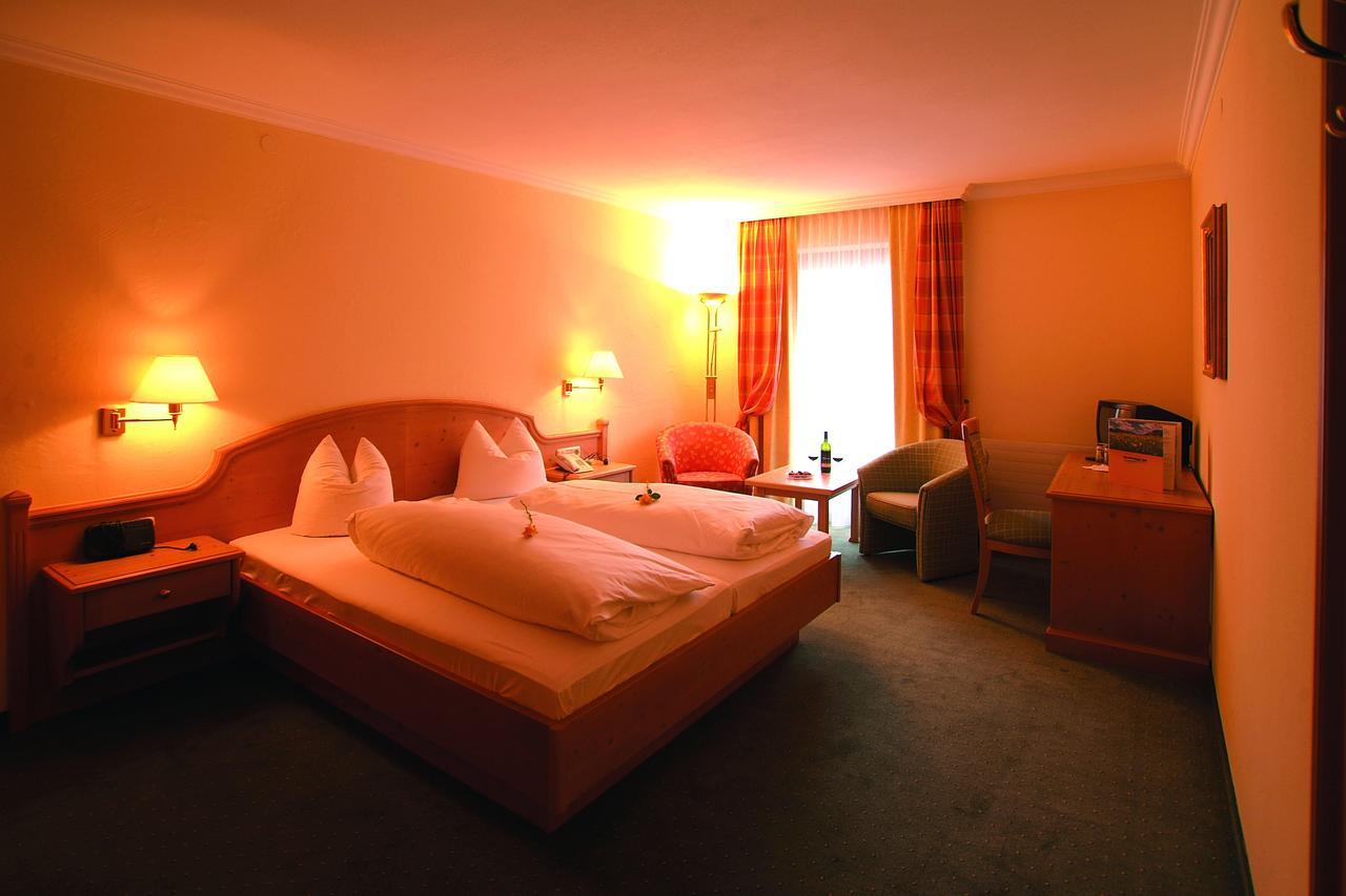 Hotel Goldenes Kreuz タンハイム エクステリア 写真