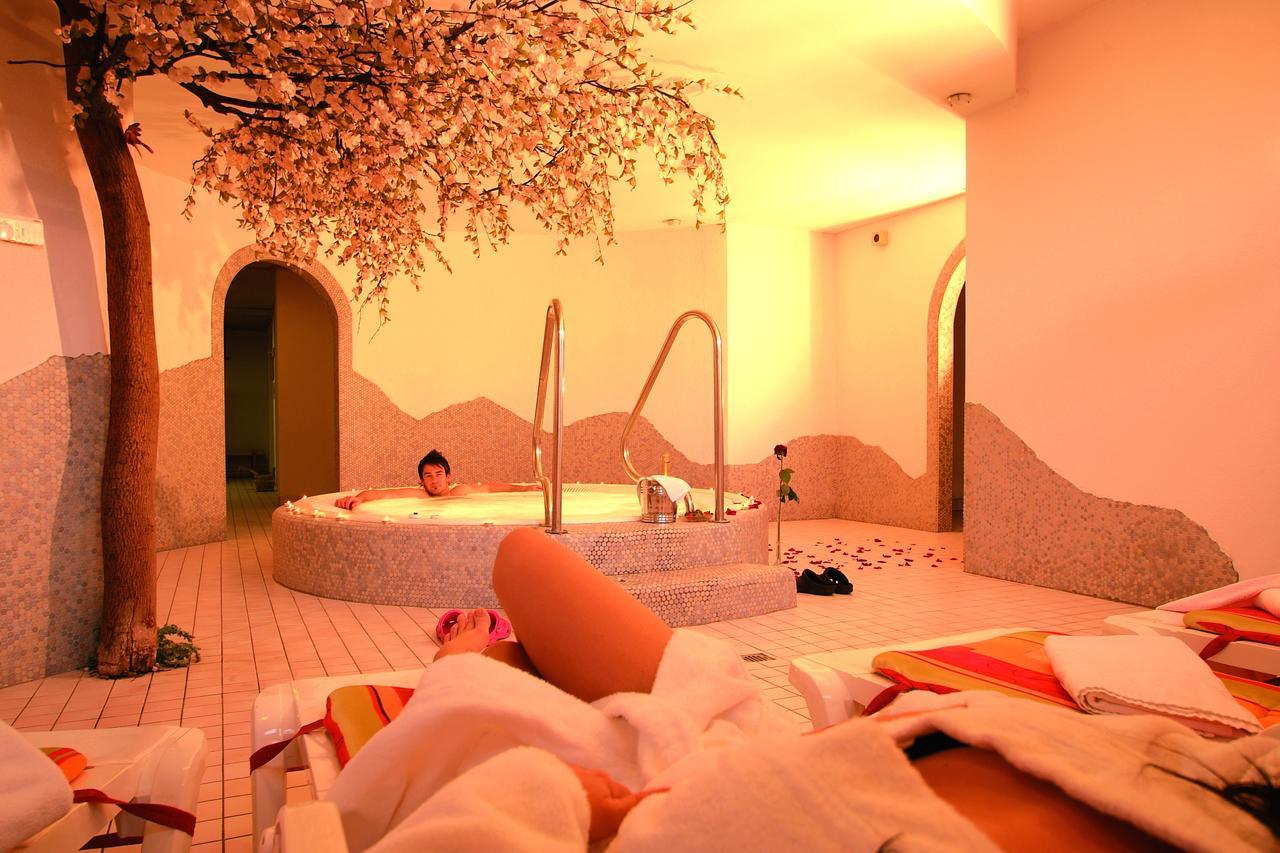 Hotel Goldenes Kreuz タンハイム エクステリア 写真