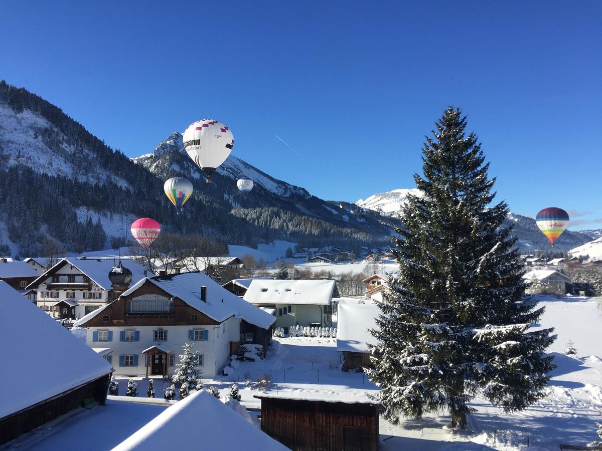 Hotel Goldenes Kreuz タンハイム エクステリア 写真